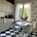 Smakfull Centrumlaegenhet, 3 R + K, 80 M2 Mariehamn