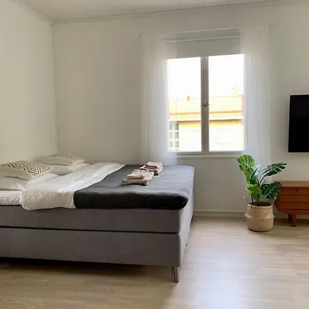 Apartment Smakfull Centrumlaegenhet, 3 R + K, 80 M2 *