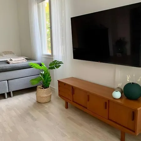 Smakfull Centrumlaegenhet, 3 R + K, 80 M2 Huoneisto Maarianhamina