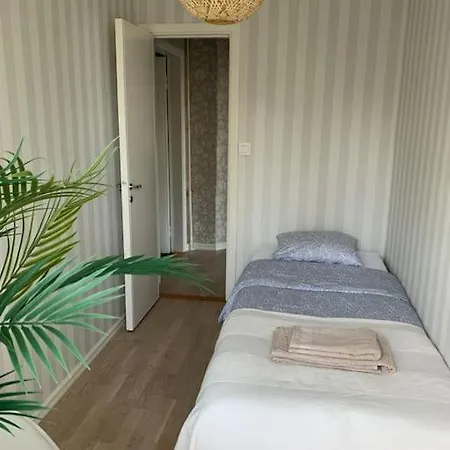 Apartment Smakfull Centrumlaegenhet, 3 R + K, 80 M2 Mariehamn