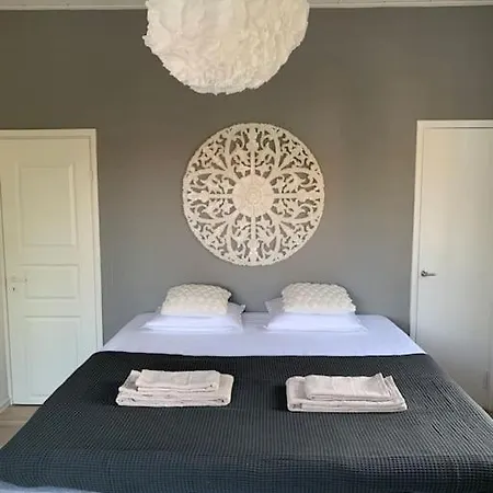 Smakfull Centrumlaegenhet, 3 R + K, 80 M2 Mariehamn