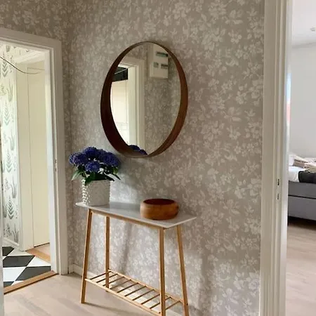 Apartment Smakfull Centrumlaegenhet, 3 R + K, 80 M2